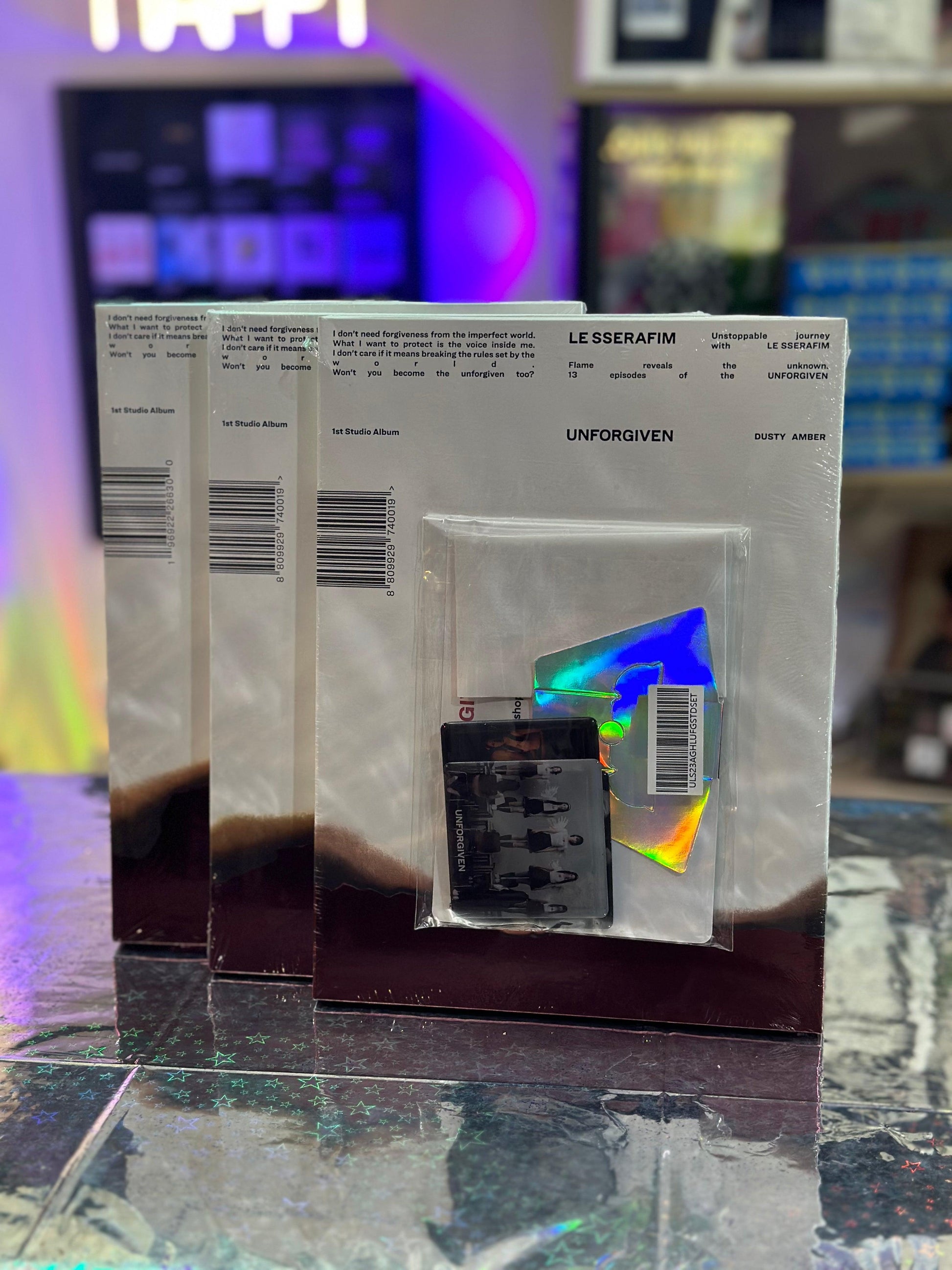 LE SSERAFIM - 1st Studio Album 'UNFORGIVEN' (SET) + WEVERSE GIFT - K-POP WORLD