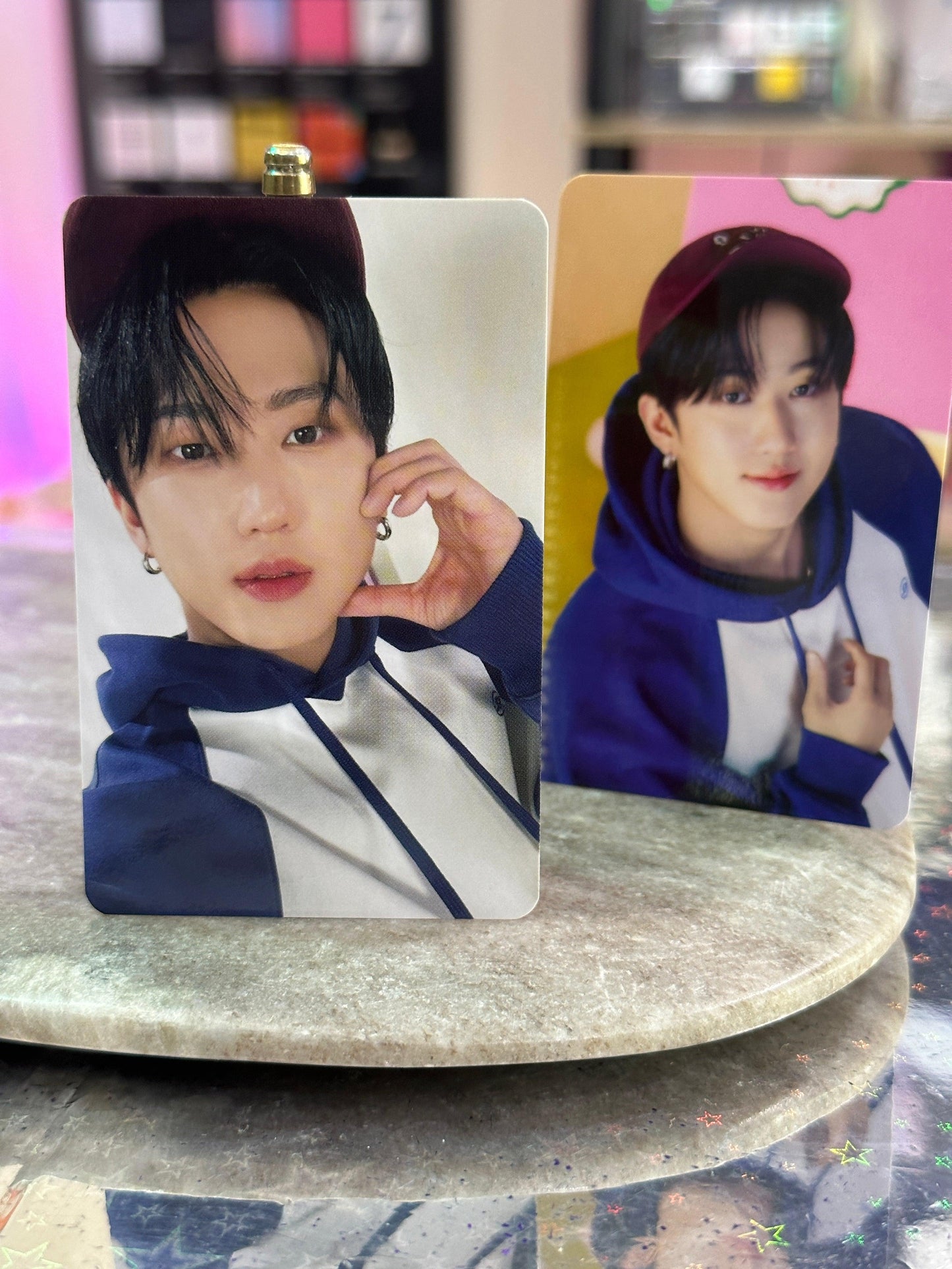 STRAY KIDS - 2 PHOTOCARD SETS SG 2023 - K-POP WORLD (7444129251463)