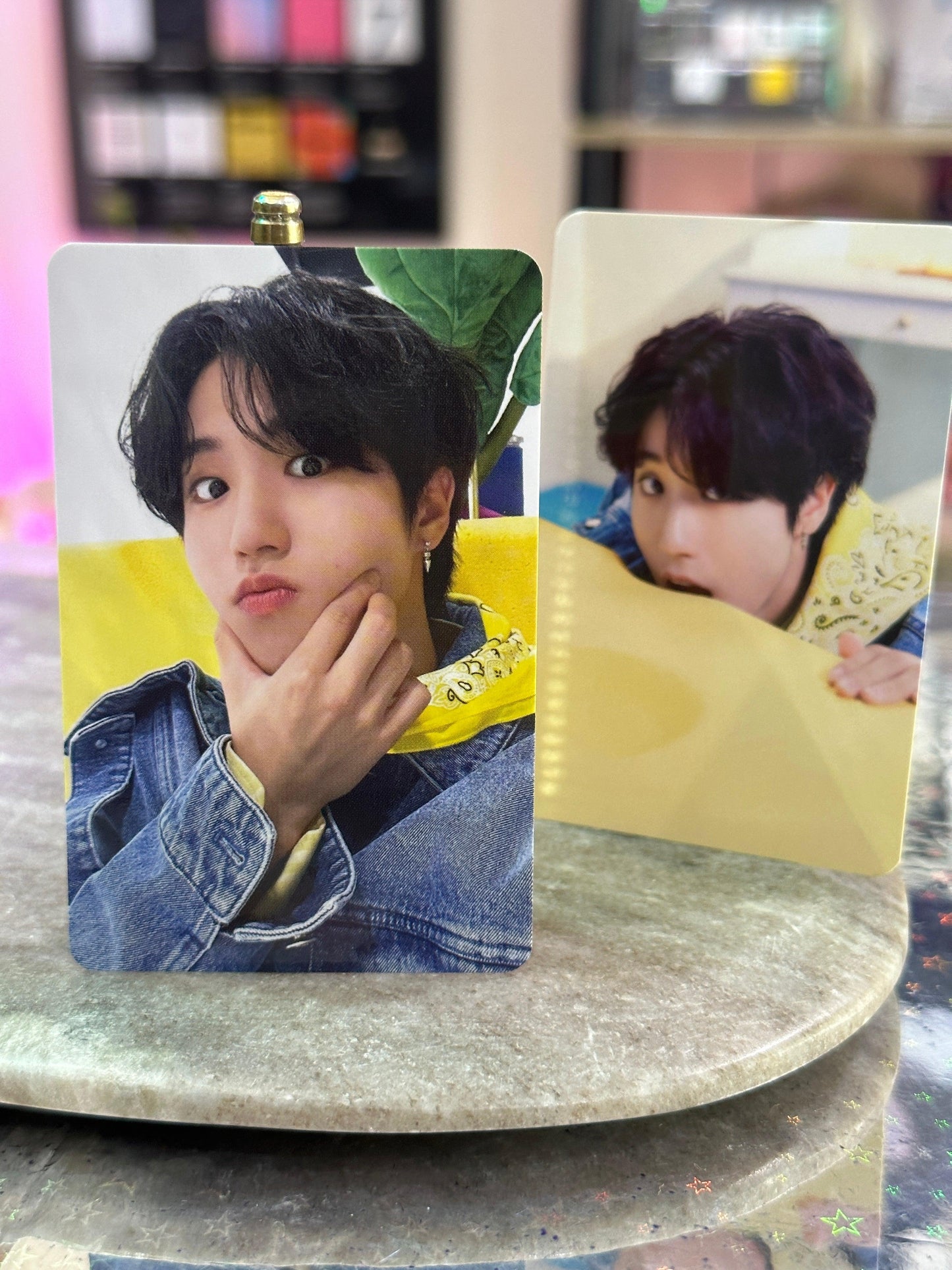 STRAY KIDS - 2 PHOTOCARD SETS SG 2023 - K-POP WORLD (7444129251463)