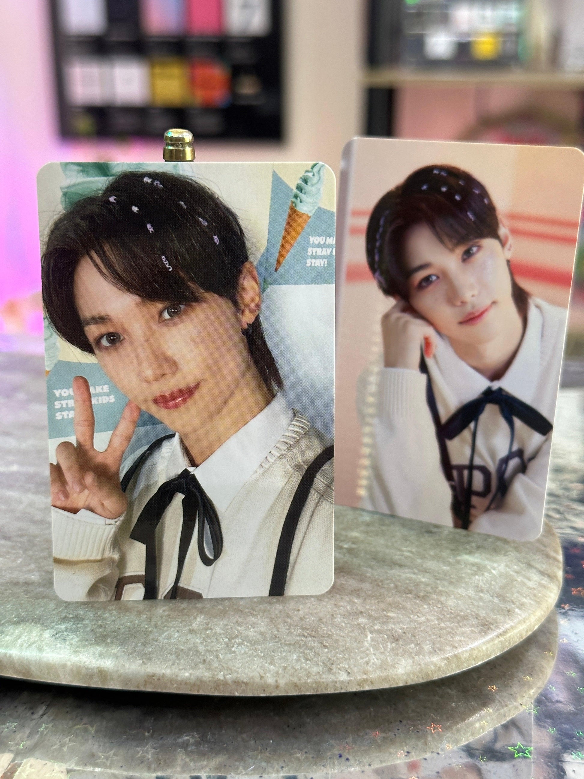 STRAY KIDS - 2 PHOTOCARD SETS SG 2023 - K-POP WORLD (7444129251463)