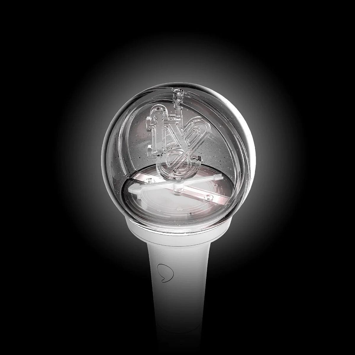 (SOBREPEDIDO) IVE - OFFICIAL LIGHT STICK VER.1 - K-POP WORLD (7371622547591)